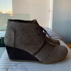 TOM Woven Wedges